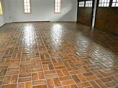 Isolated Rubber Floor Coating